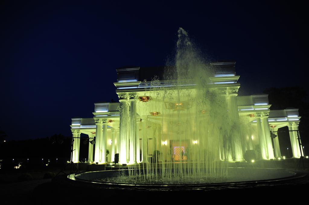 Onreech Hotel Seeduwa Exterior photo